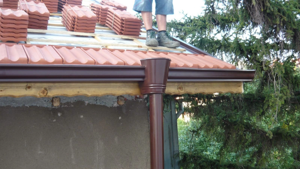 Как да разберем колко излиза ремонт на покрив