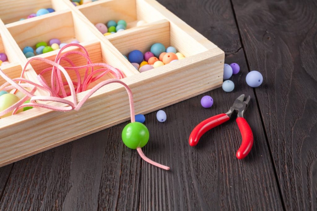 Да си направиш бижута в домашни условия: DIY кратко и ясно