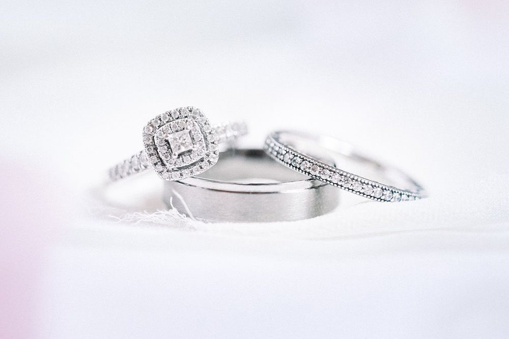Сребърни пръстени: Перфектните бижута за всяка жена