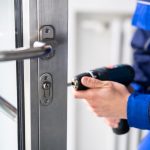 Авариен ключар при блокирала брава – причини, решения и полезни съвети